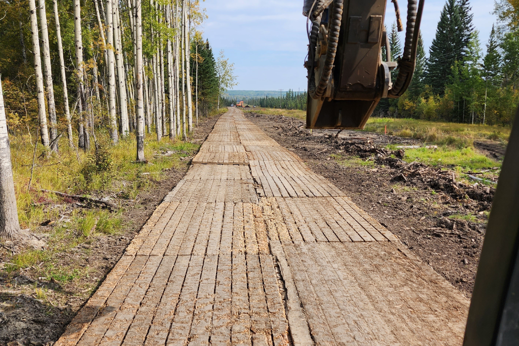 Rig Mats vs Access Mats: Choosing the Right Mat System for Oilfield and Construction Projects 