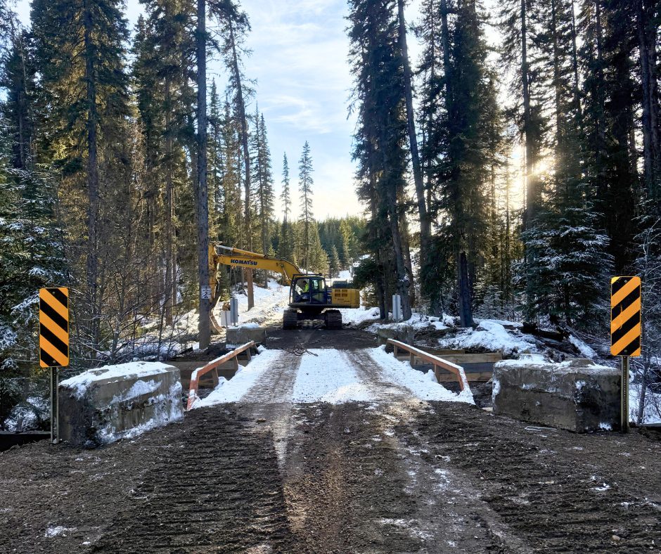Temporary bridge for heavy equipment use